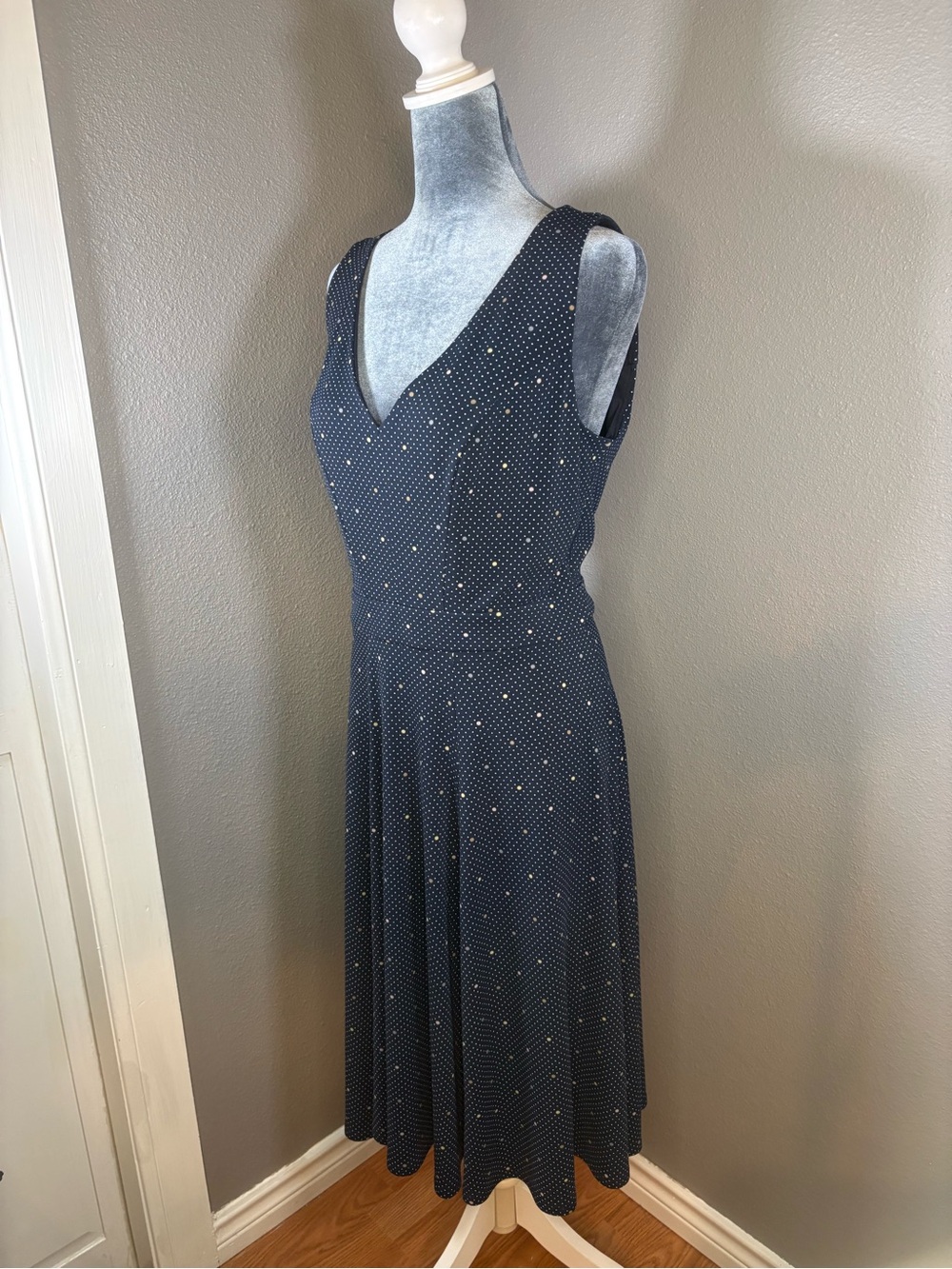 Ann Taylor Navy Sleeveless V-Neck Midi Dress with Dot Detail Size 10 - Picture 4 of 10